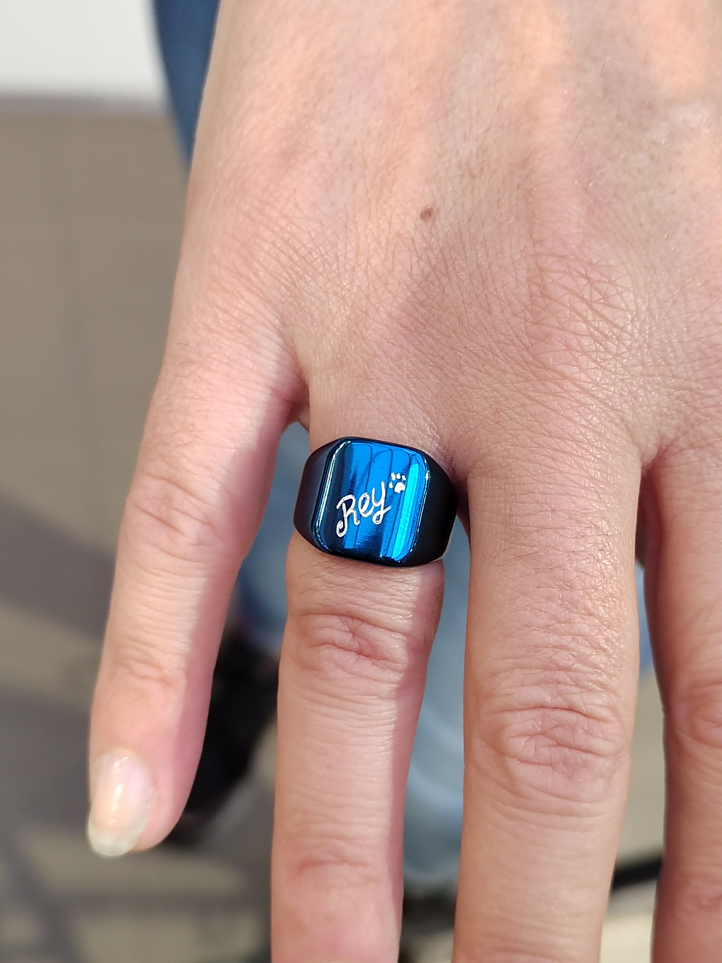 Enthumema | Anello con motivo girevole stile braille in acciaio inossidabile nero da 8 mm