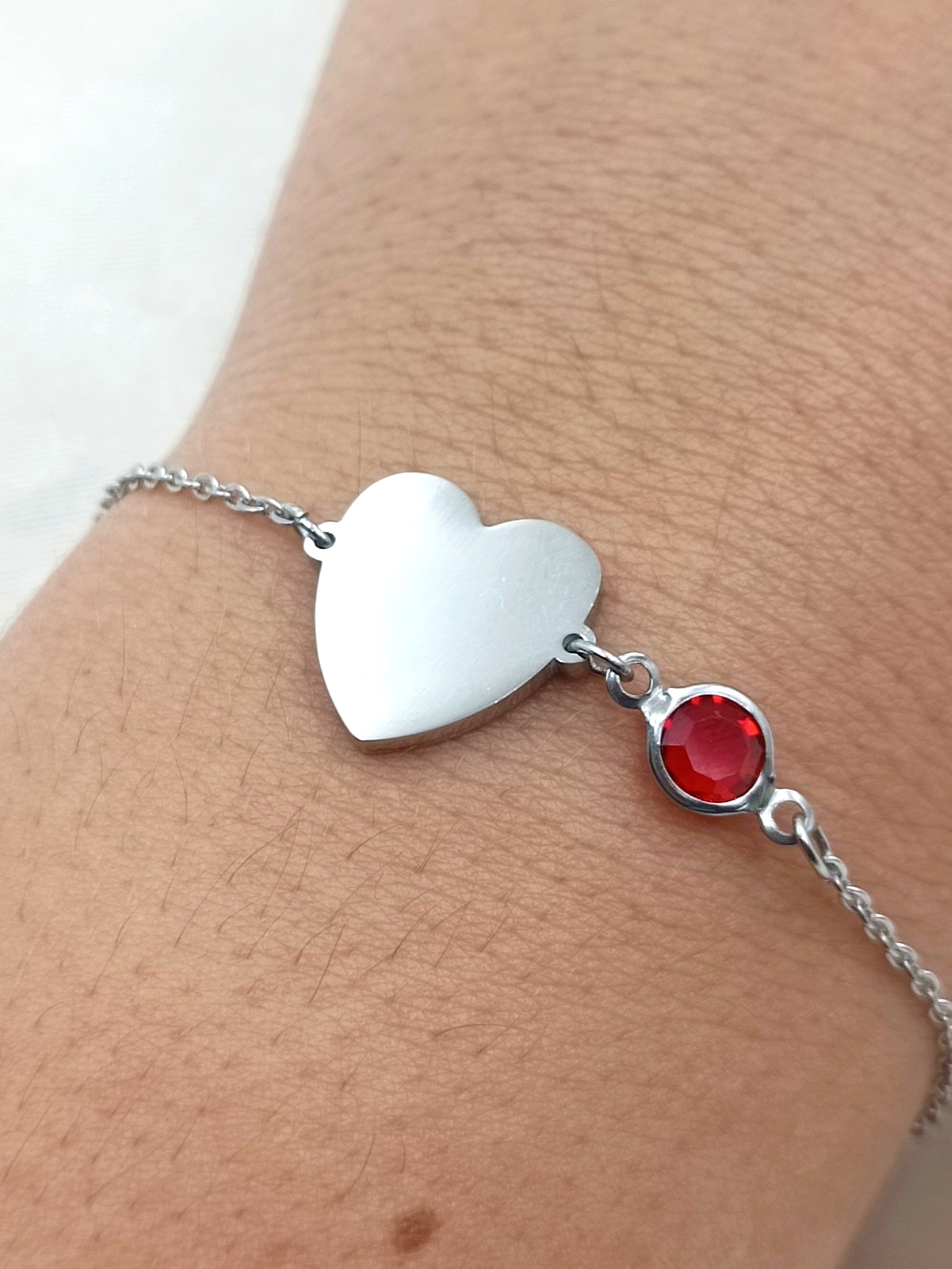 bracciale cuore personalizzabile con cristallo rosso