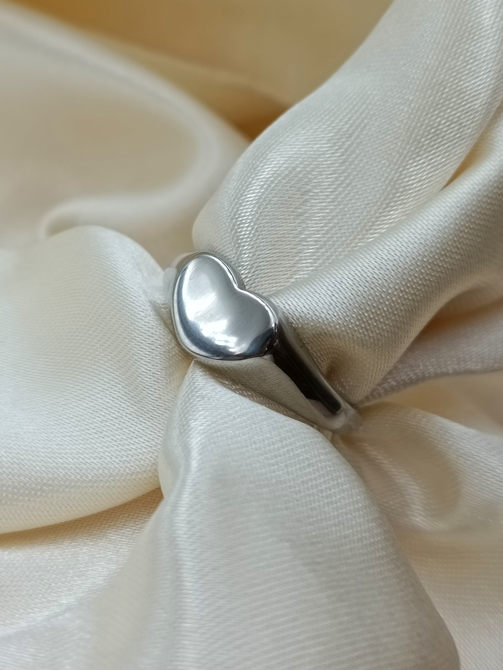 anello in acciaio con cuore personalizzabile
