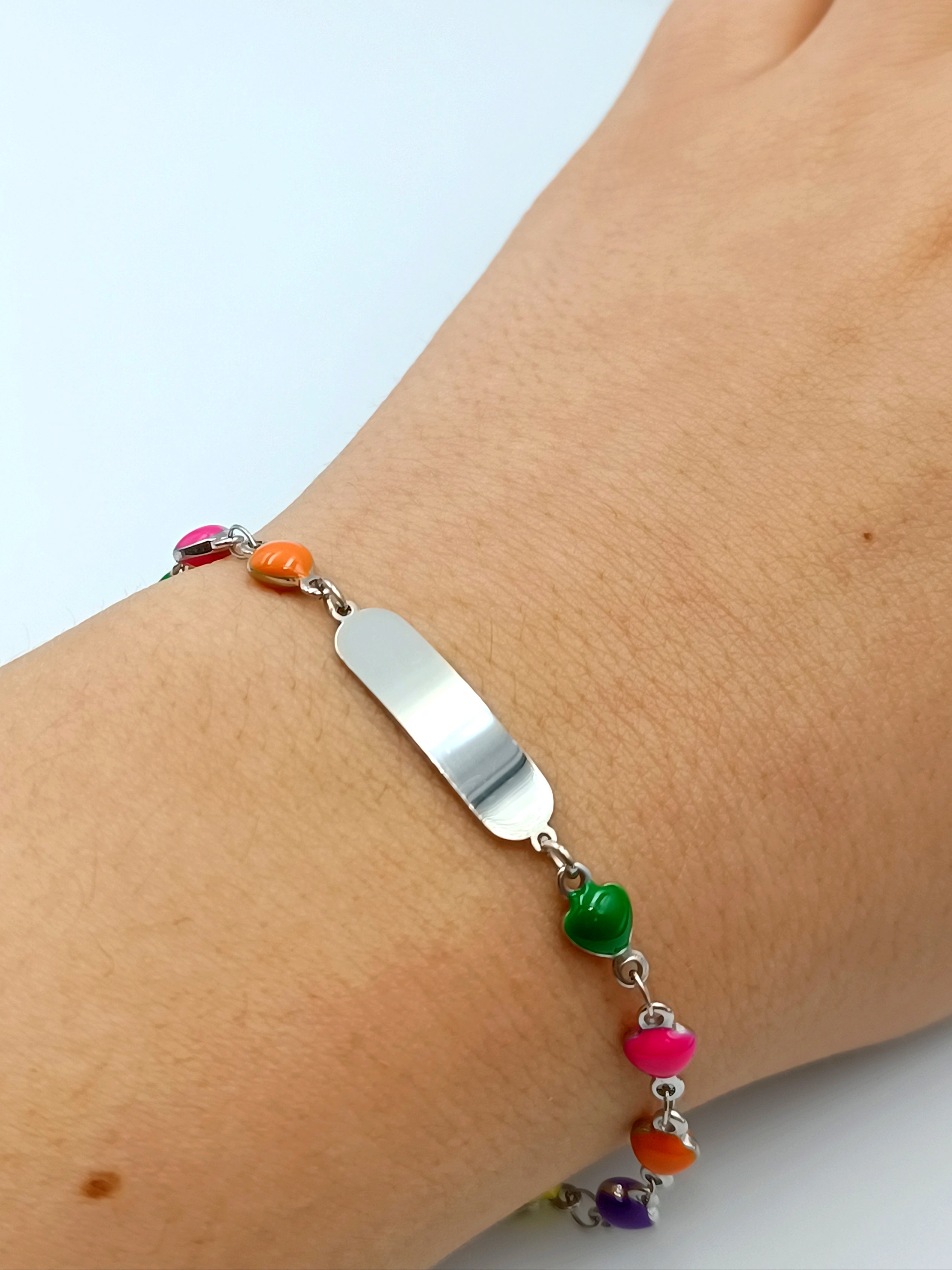 Bracciale piastrina e cuori colorati multicolore in acciaio