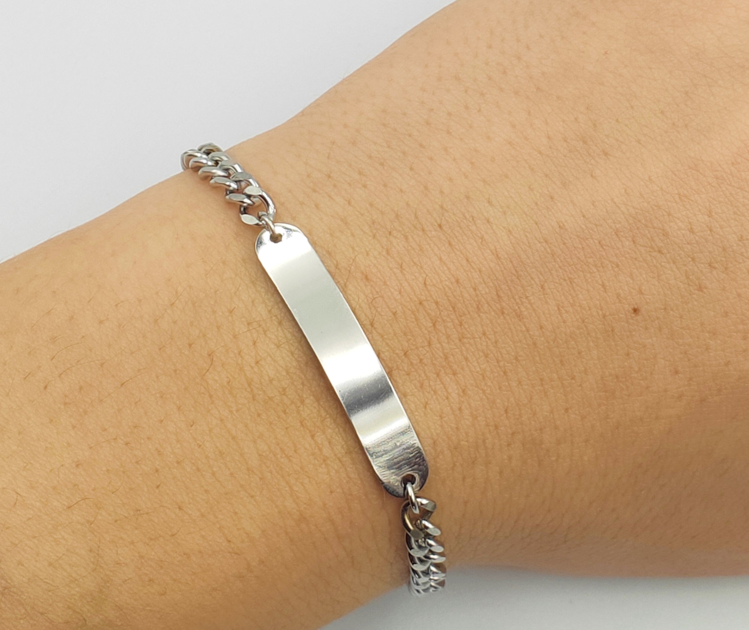 bracciale in acciaio con piastrina A