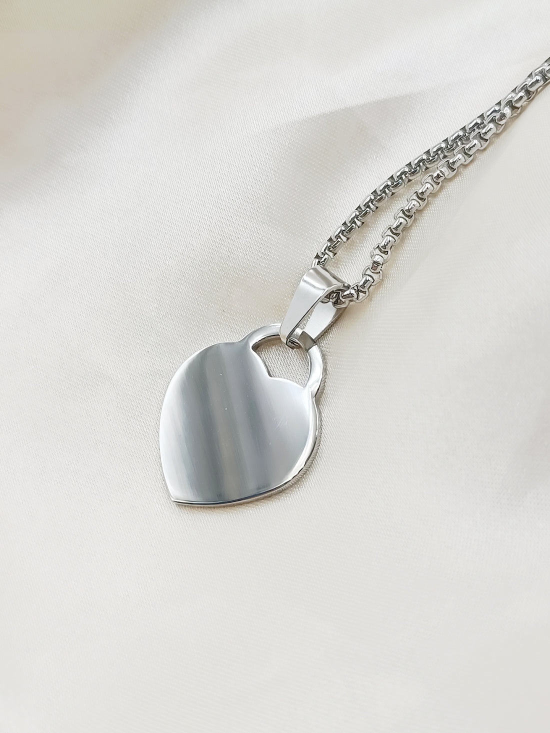 Collana con cuore lucchetto grande