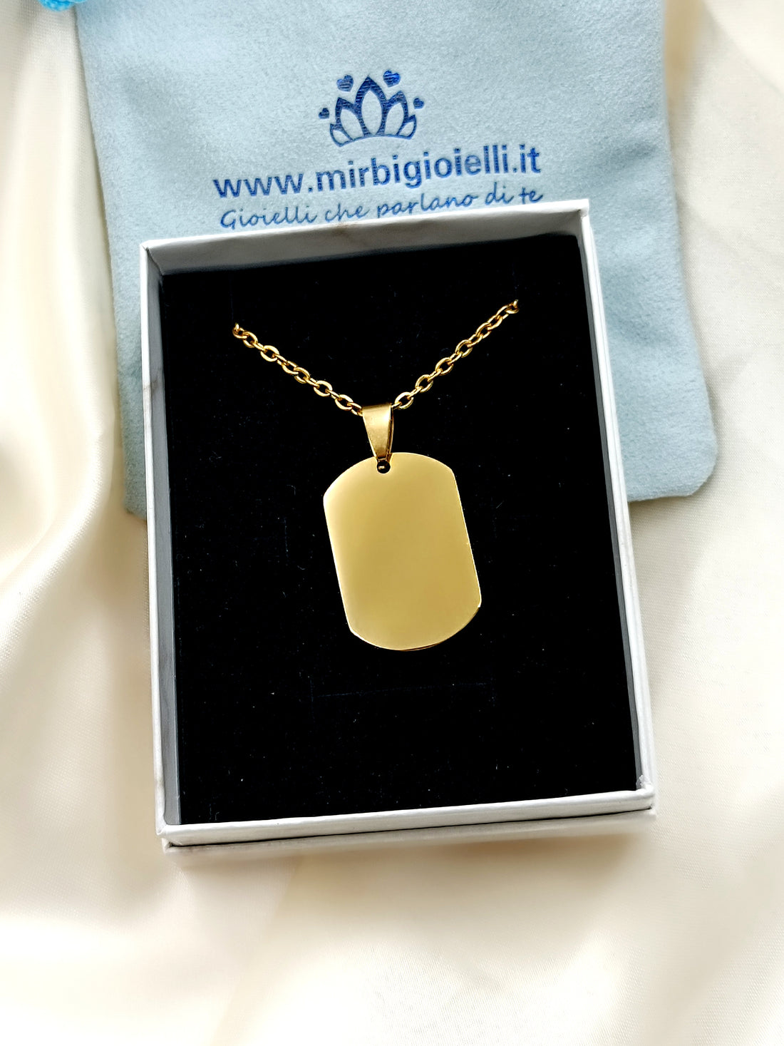 Collana con piastrina media gold