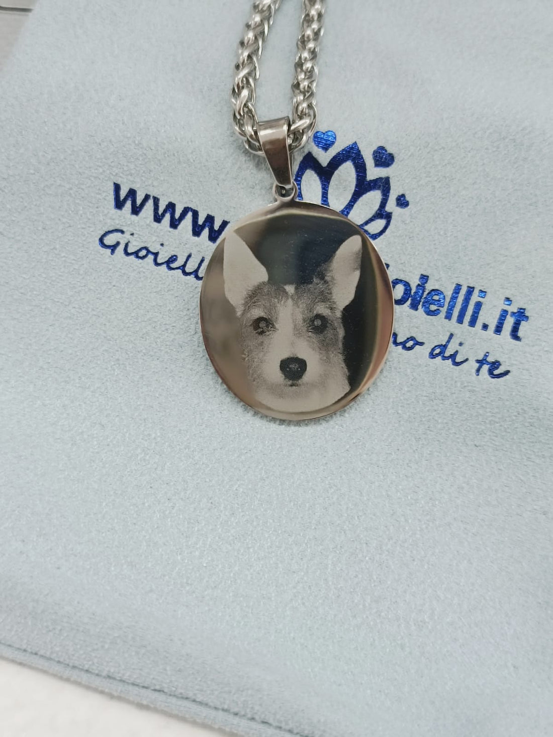 Collana con ovale medio