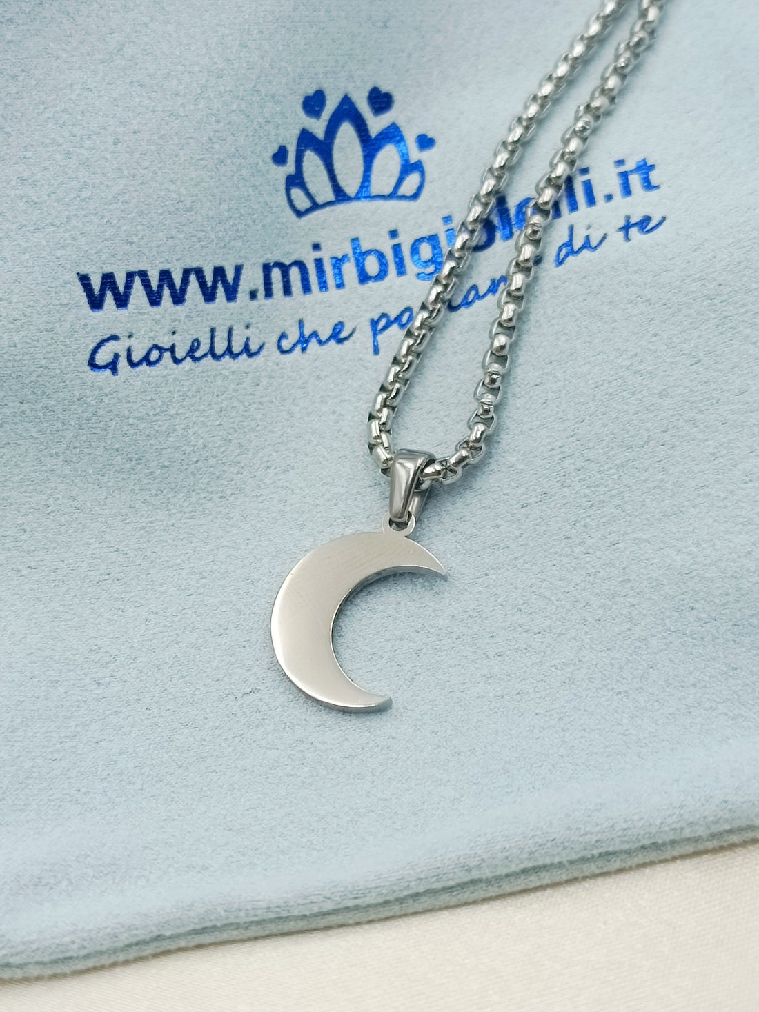 Collana con mezzaluna