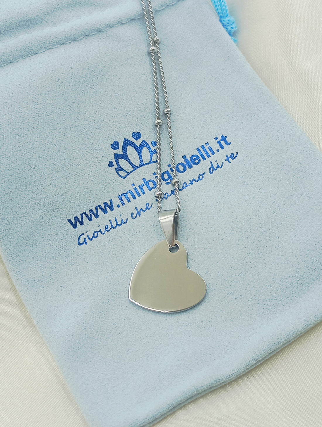 Collana con cuore pendente