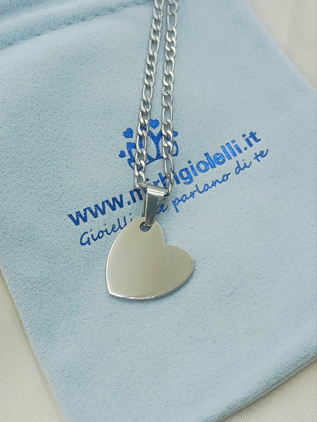 Collana con cuore pendente